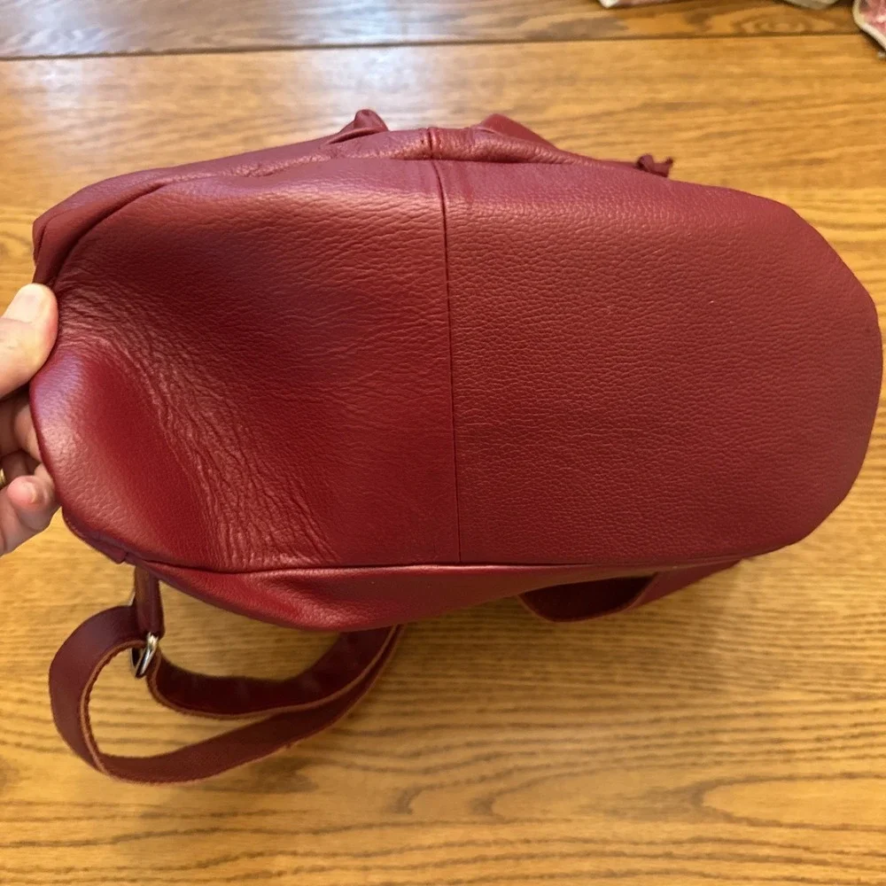 AmeriLeather Backpack Red Pebbled Soft Leather Drawstring Bag Purse‎ Clean Boho